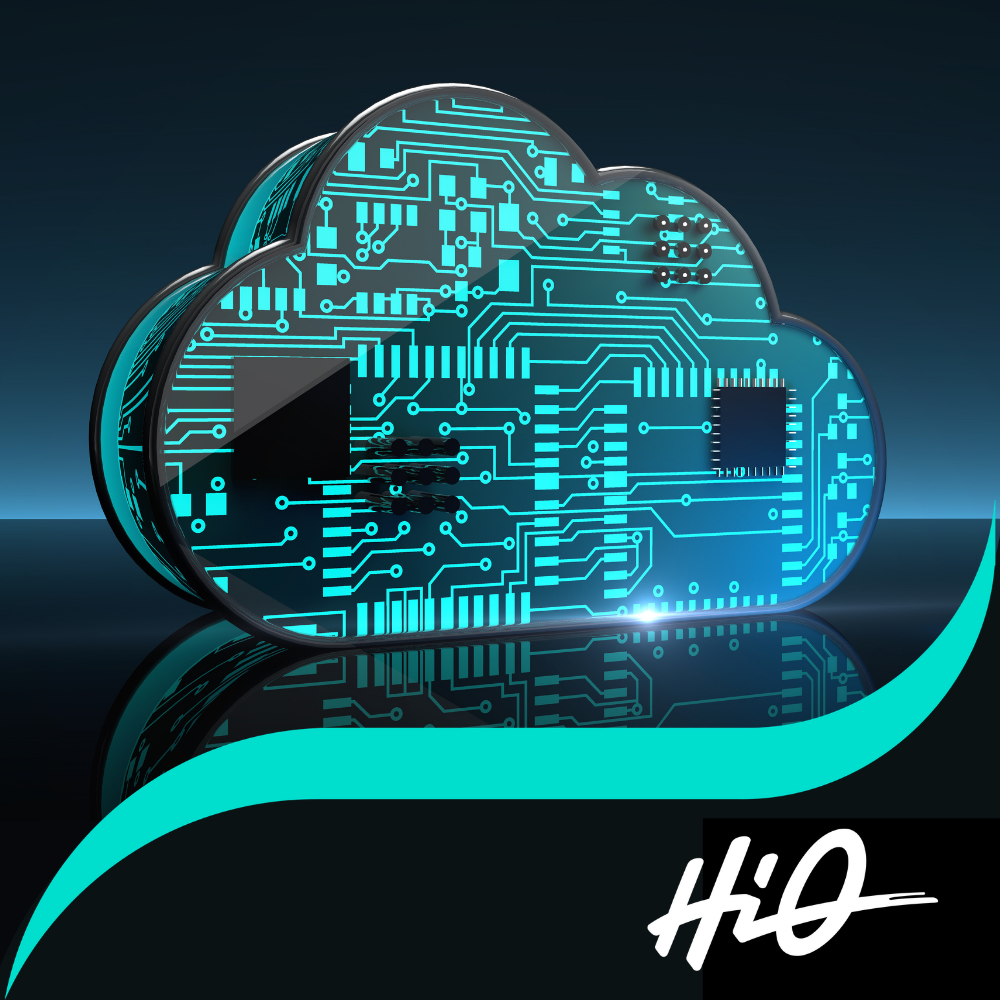 Stilisierte Cloud mit türkis leuchtenden Leiterbahnen, Mikrochips und elektronischen Bauteilen auf dunkelblauem Hintergrund. Im unteren Bereich verläuft eine geschwungene türkise Linie neben dem weißen HiQ-Logo.